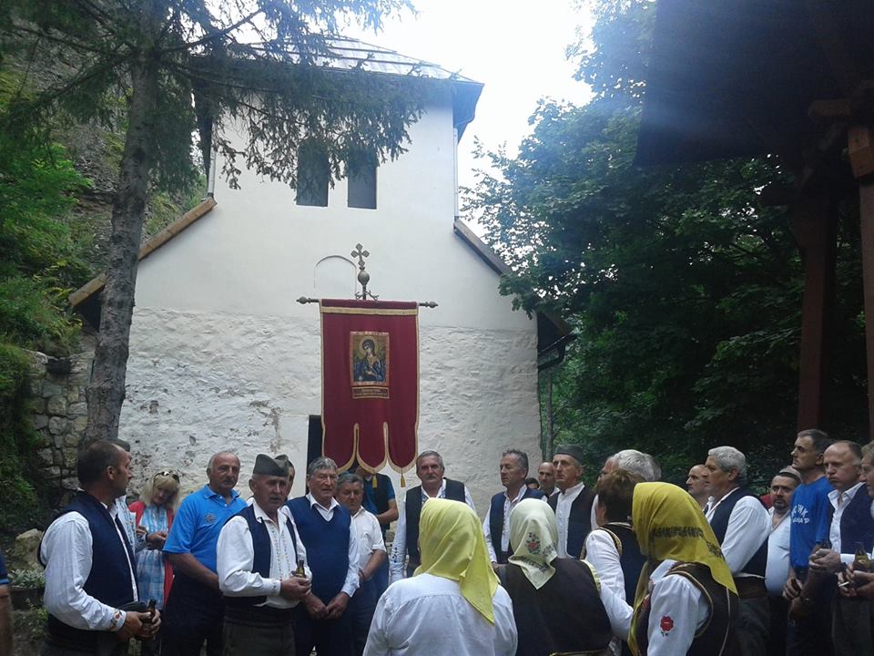 Manastir Kovilje Uz Veliki Broj Vernika I Posetilaca Proslavio Svoju